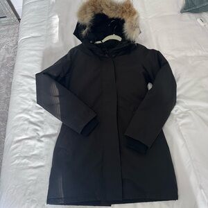 Canada Goose Victoria Parka Women’s Small EUC